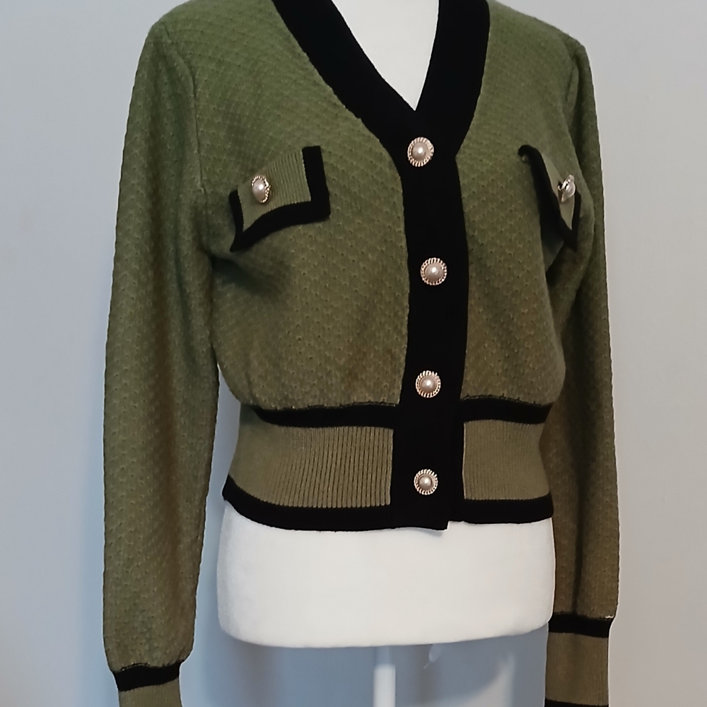 DAZY Olive Green and Black Women's Cropped Sweater